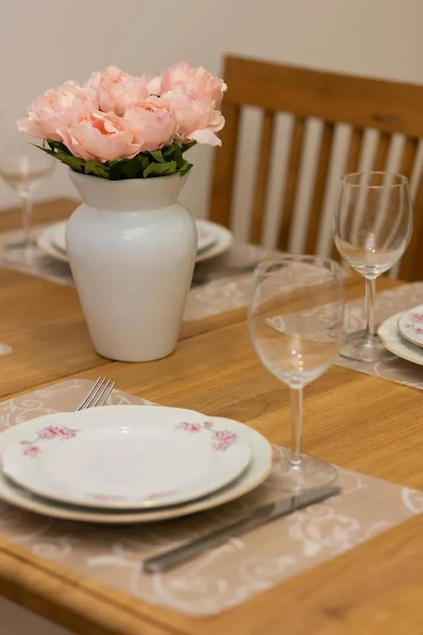 Trendy Apartment Mokotowska 1 Km To Lazienki Park By Renters Warsaw